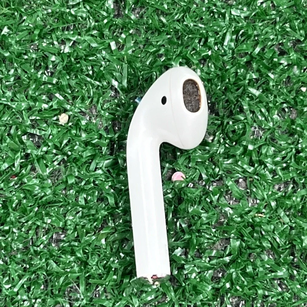 APPLE AirPods 2nd Generation RIGHT ONLY w/ Charging Case A1602 A2032